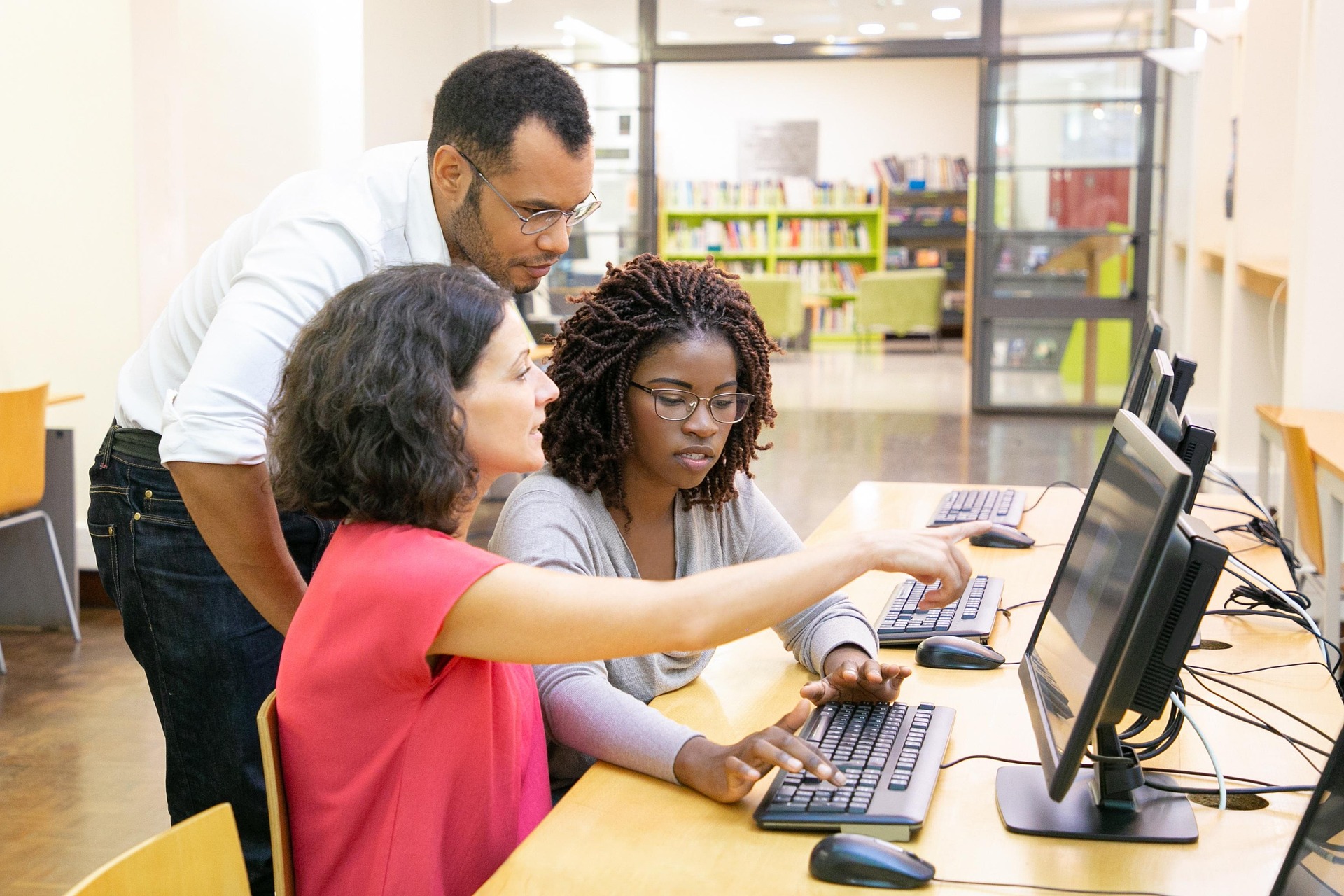 Professionals werken met Ontwikkelingstools